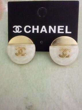 Gold & Cream Fashion Earrings
